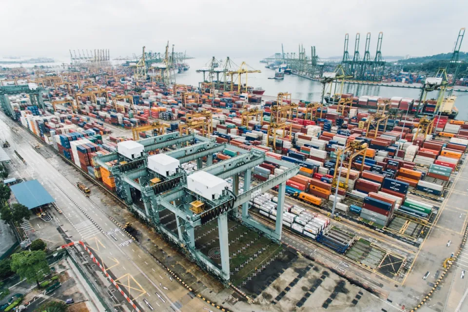 Hạ tầng giao thông và logistics quy mô lớn